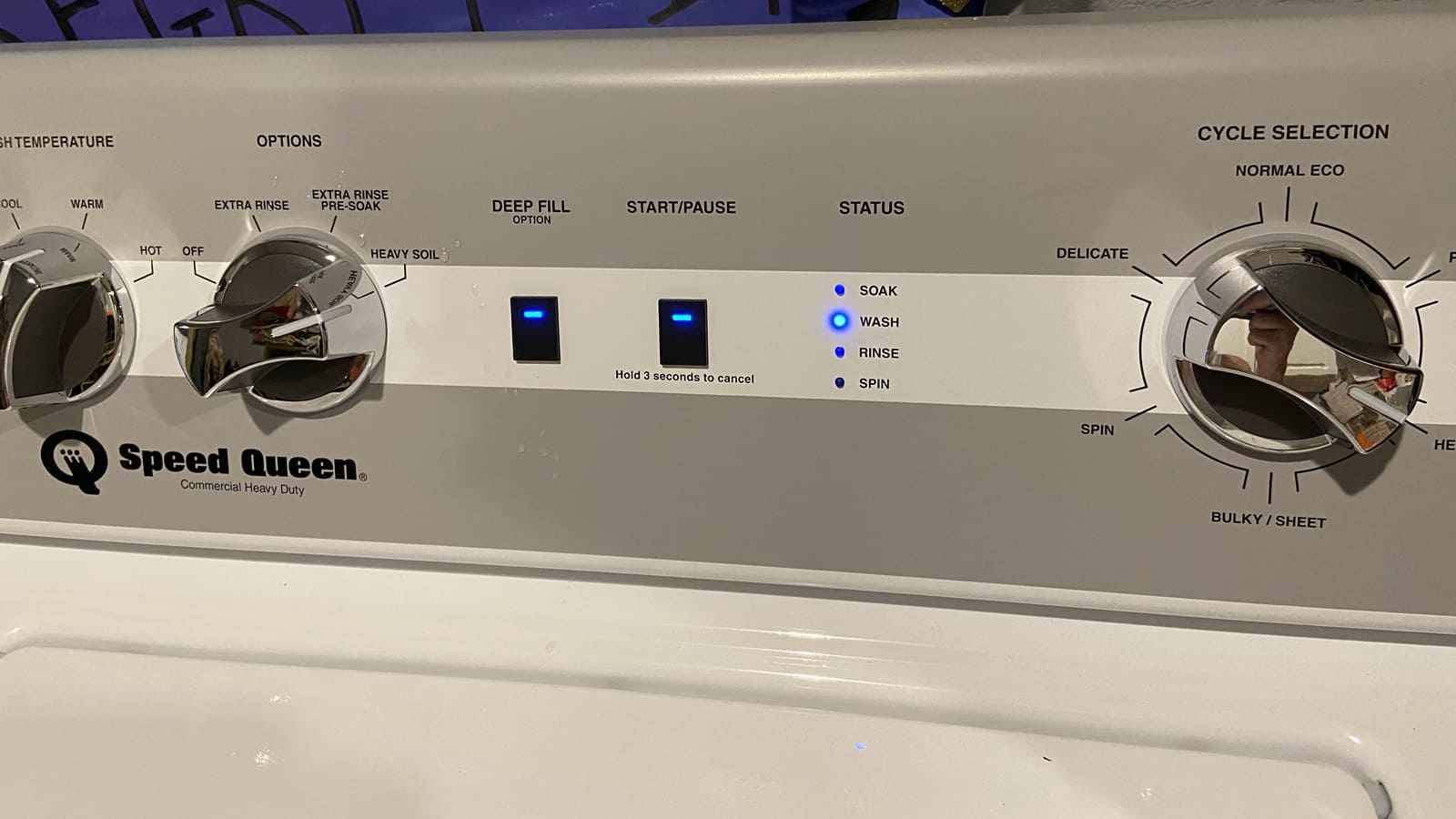 The Lights Wash And Rinse Are Flashing On The Speed Queen Washer